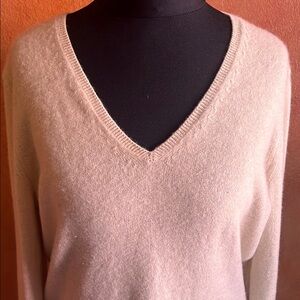 Sutton studio cashmere sweater. Sz M